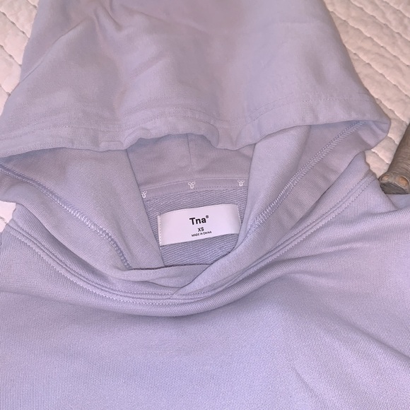 TNA | cropped Perfect Hoodie - Picture 4 of 8